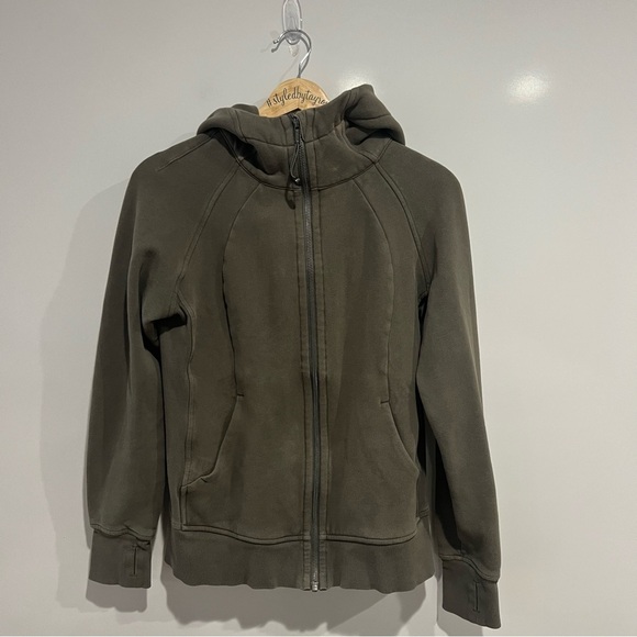 Lululemon Scuba Hoodie *Light Cotton Fleece
Army Green - Picture 9 of 13